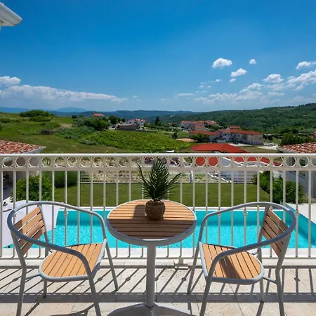 Luxury Monte With Pool In * Vizinada