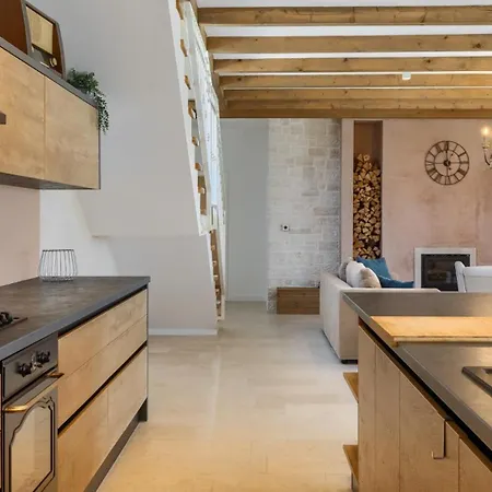 Luxury Monte With Pool In וילה