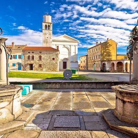 Luxury Monte With Pool In Vižinada