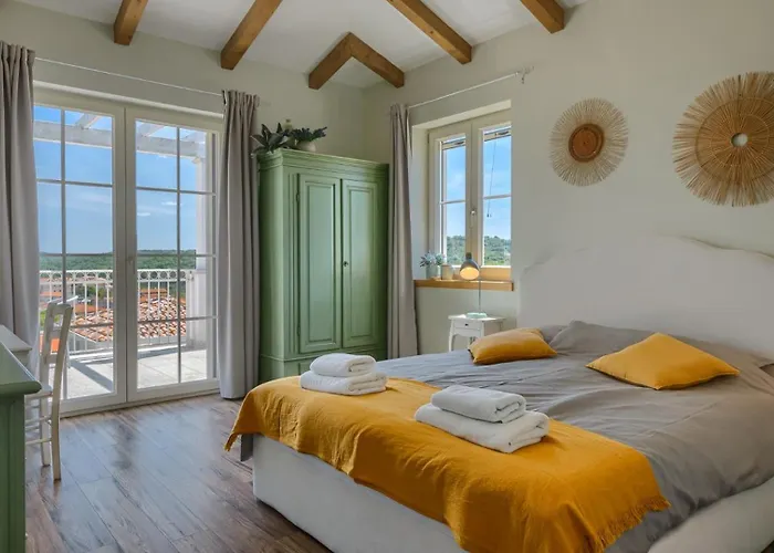 Villa Luxury Monte With Pool In Vižinada