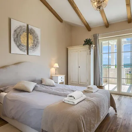 Luxury Monte With Pool In * Vizinada