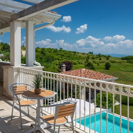 Villa Luxury Monte With Pool In