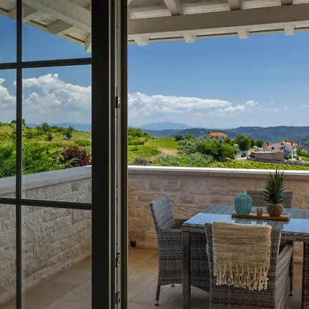 Villa Luxury Monte With Pool In *