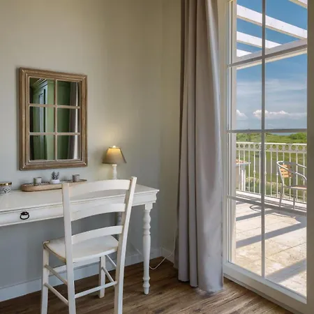 Luxury Monte With Pool In Villa