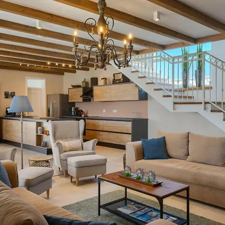 Luxury Monte With Pool In Vizinada