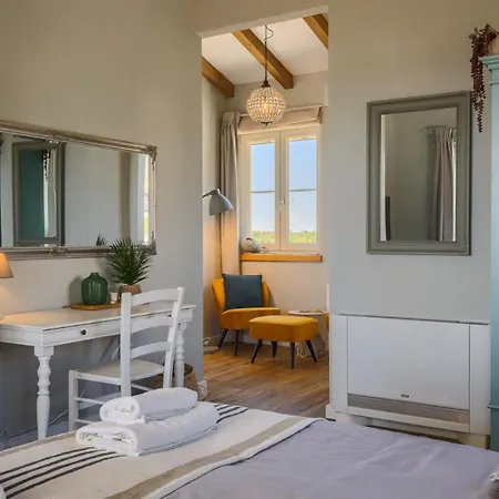 Luxury Monte With Pool In Vila Vižinada