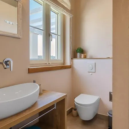 Luxury Monte With Pool In Vižinada