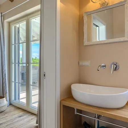 Luxury Monte With Pool In Vila Vižinada