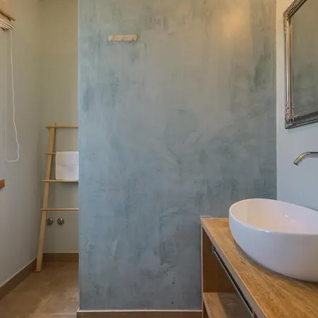 Luxury Monte With Pool In *