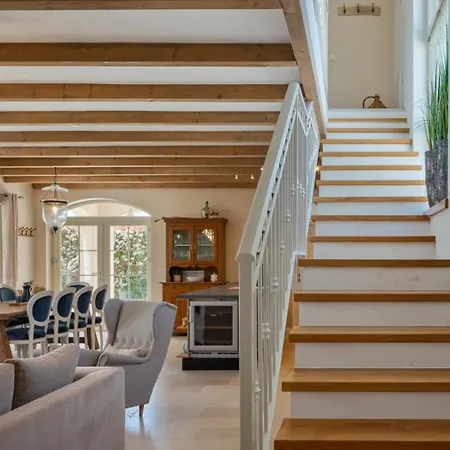 Luxury Monte With Pool In Vila Vižinada