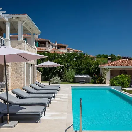 Vila Luxury Monte With Pool In *