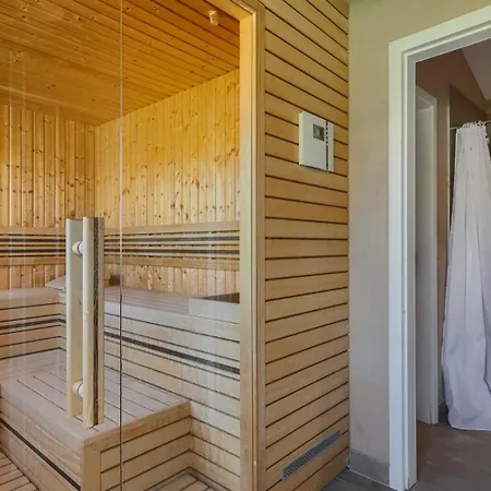 Luxury Monte With Pool In