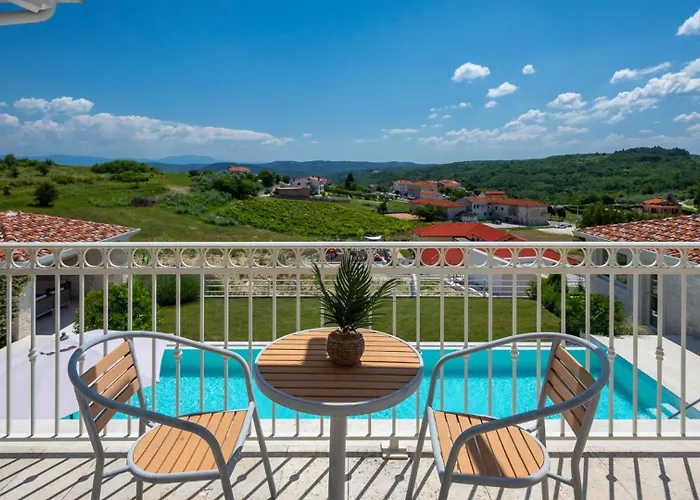 Luxury Monte With Pool In * Vižinada