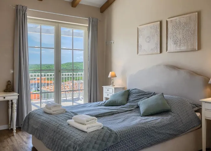 Villa Luxury Monte With Pool In *
