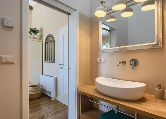 Luxury Monte With Pool In