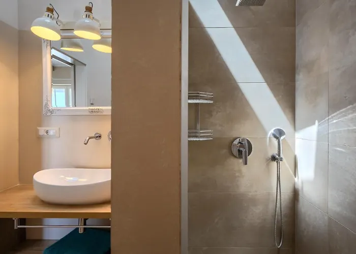 Villa Luxury Monte With Pool In Vižinada