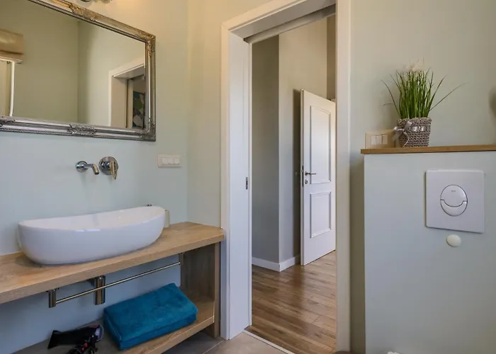 Luxury Monte With Pool In Villa *