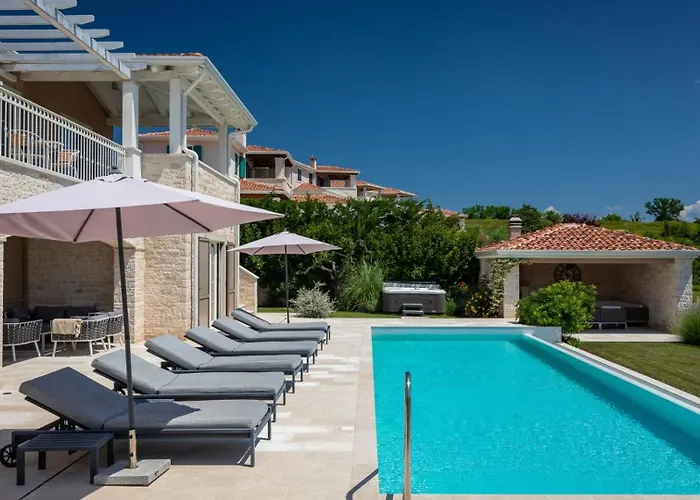 Villa Luxury Monte With Pool In *